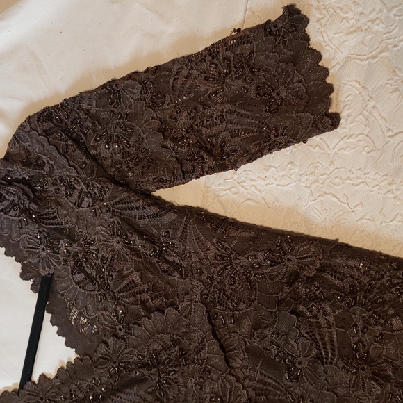 Le Chateau Dress - Picture 4 of 8